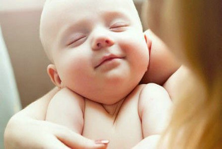 宝宝吐奶严重是什么原因呢？